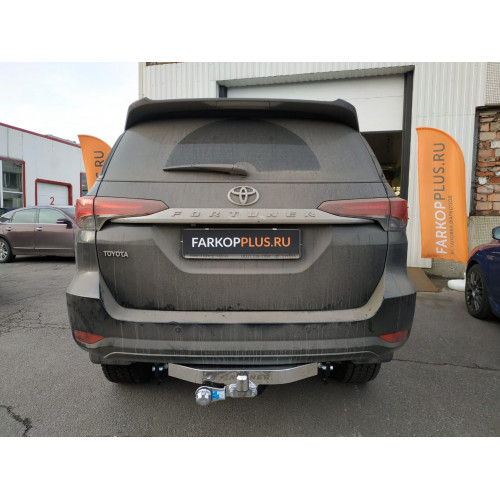 Фаркоп BALTEX на TOYOTA Fortuner TRD 2018-  Арт. 24.9040.08 (фаркоп с нерж. накладкой) (крюк на балке)