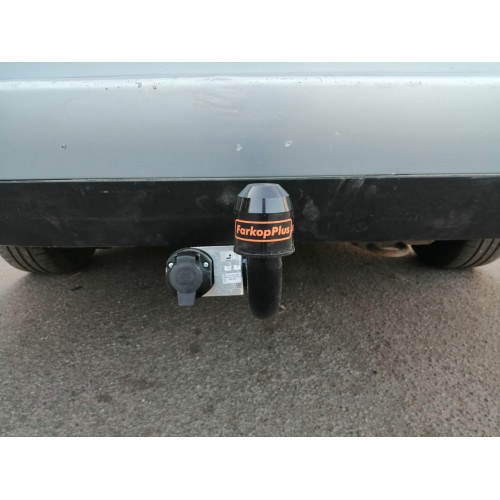 Фаркоп Лидер Плюс на VOLKSWAGEN Passat B5 PLUS 2000–2005  Арт. V115-A 