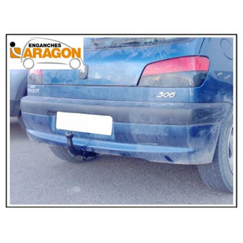 Фаркоп ARAGON на PEUGEOT 306 1995–2002 Арт. E4707AA